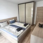 アパート Luxury 2 Flat Free Parking, Pool And Wifi ヴァルナ