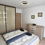 Luxury 2 Flat Free Parking, Pool And Wifi アパート