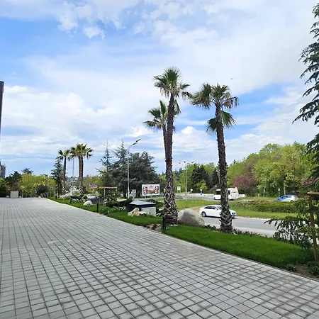 Luxury 2 Flat Free Parking, Pool And Wifi 公寓 瓦爾納