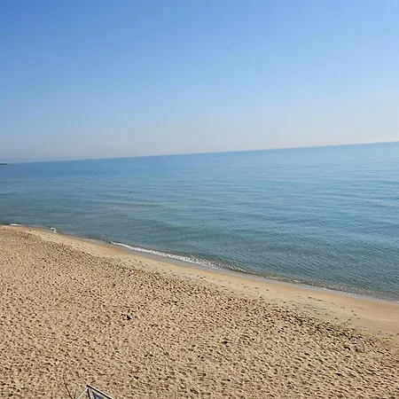 Luxury 2 Flat Free Parking, Pool And Wifi Apartamento Varna