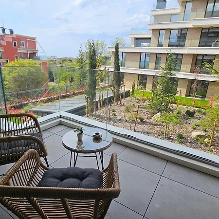 Luxury 2 Room Flat Free Parking And Wifi *