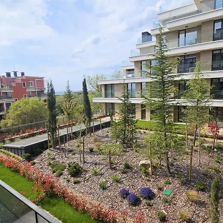 Luxury 2 Flat Free Parking, Pool And Wifi Apartment Varna