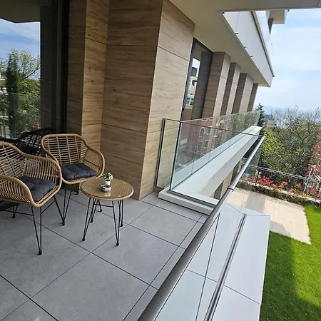 Luxury 2 Room Flat Free Parking And Wifi