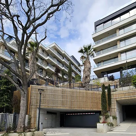 Luxury 2 Room Flat Free Parking And Wifi Apartment *