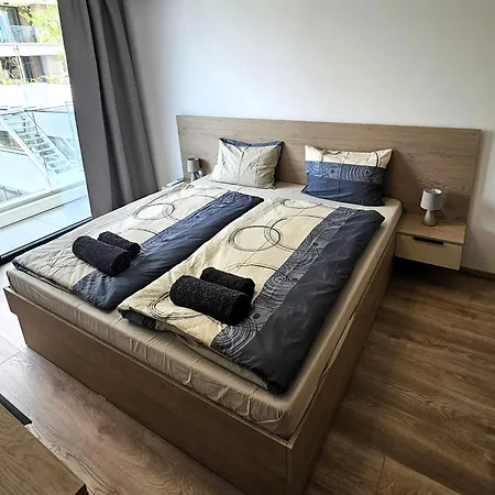 Luxury 2 Room Flat Free Parking And Wifi