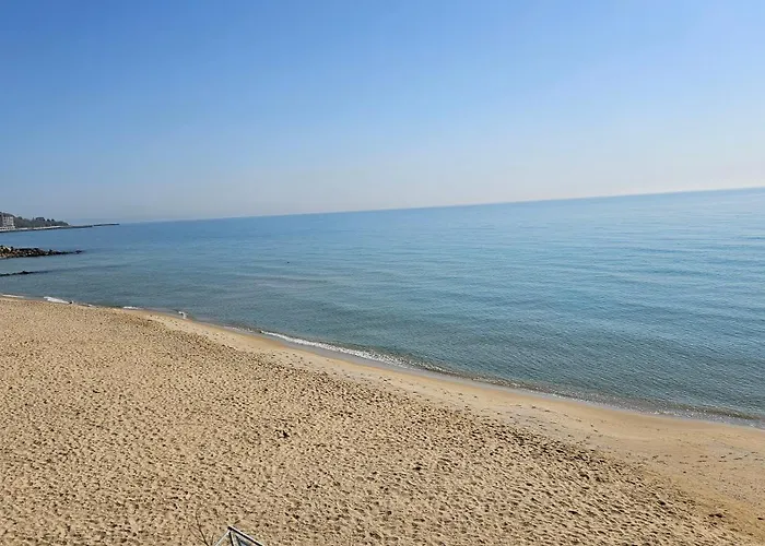 Luxury 2 Flat Free Parking, Pool And Wifi Apartment Varna