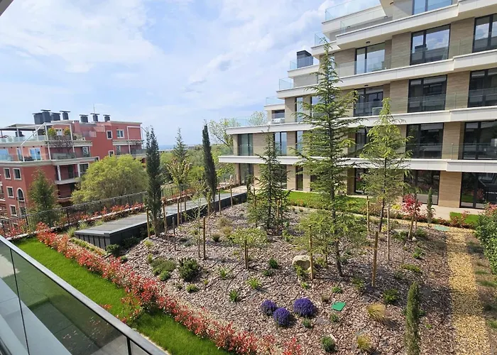 Luxury 2 Flat Free Parking, Pool And Wifi Apartment Varna