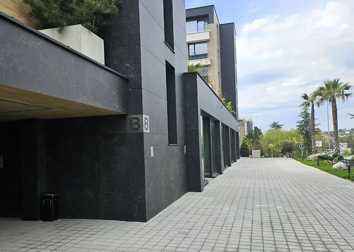 Luxury 2 Flat Free Parking, Pool And Wifi 아파트