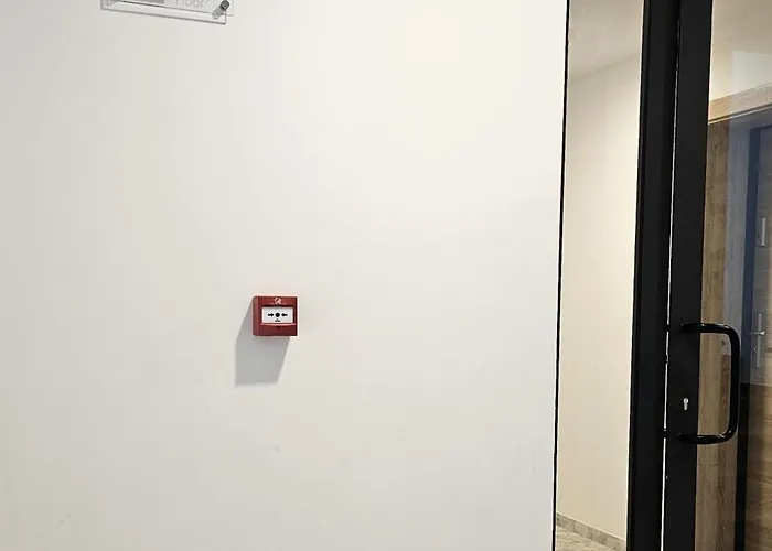 Luxury 2 Flat Free Parking, Pool And Wifi * 바르나